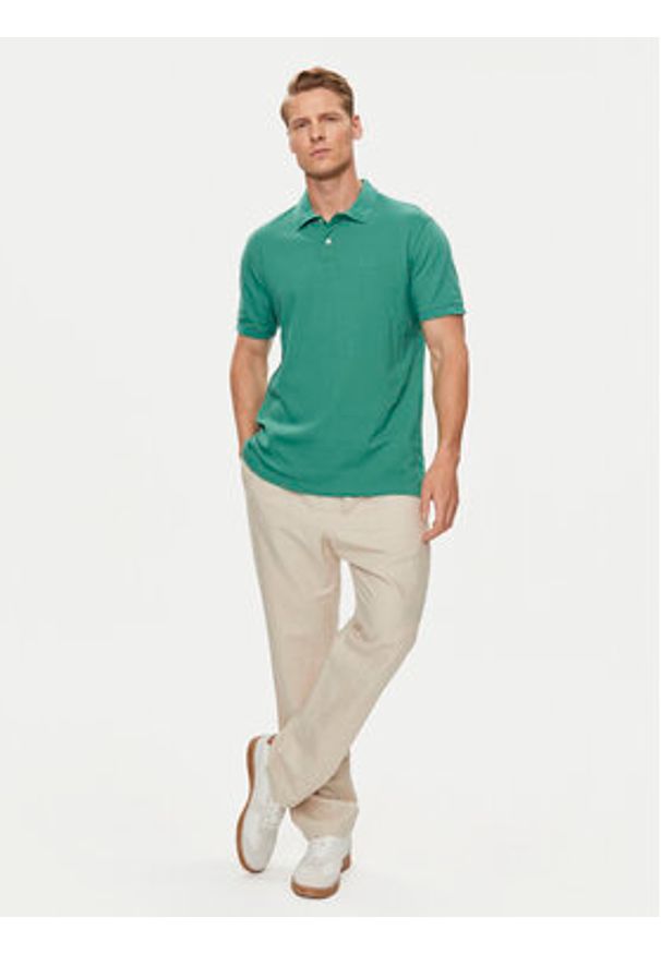 GAP - Gap Spodnie materiałowe 870590-01 Beżowy Regular Fit. Kolor: beżowy. Materiał: len, bawełna