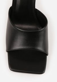 Born2be - Czarne Klapki na Szpilce z Otwartym Kwadratowym Noskiem Avalessa. Okazja: na co dzień, na ślub cywilny, na wesele. Nosek buta: otwarty. Kolor: czarny. Materiał: jeans. Obcas: na szpilce. Styl: casual, elegancki, wizytowy #8