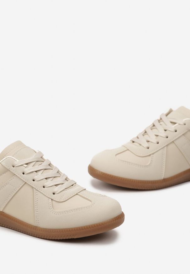 Born2be - Beżowe Sneakersy na Płaskiej Podeszwie z Ekoskóry ze Sznurowaniem Venioza. Okazja: na co dzień. Kolor: beżowy. Obcas: na płaskiej podeszwie