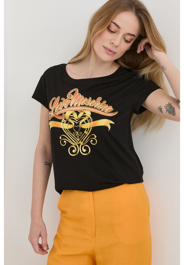 Love Moschino t-shirt bawełniany kolor czarny. Okazja: na co dzień. Kolor: czarny. Materiał: bawełna. Długość rękawa: krótki rękaw. Długość: krótkie. Styl: casual