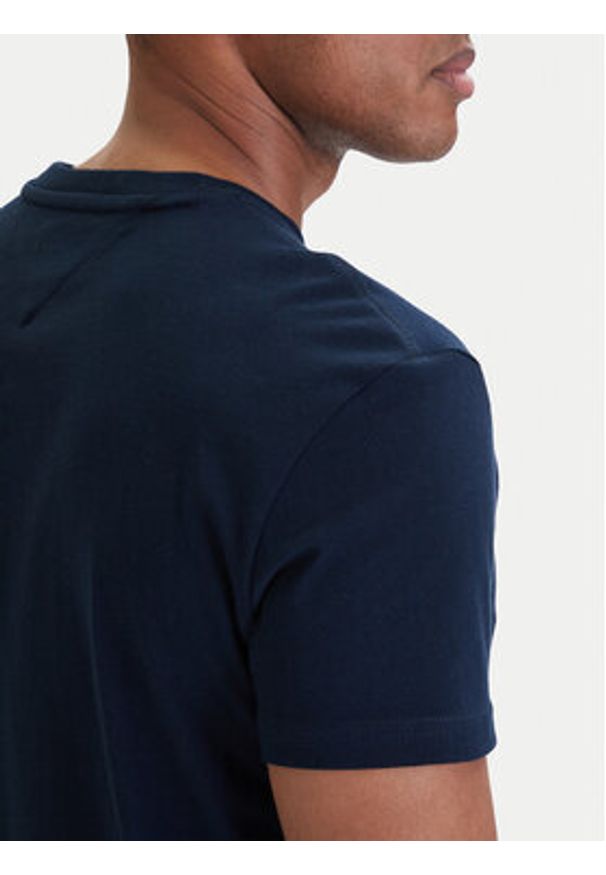 Tommy Jeans T-Shirt DM0DM22548 Granatowy Regular Fit. Kolor: niebieski. Materiał: bawełna