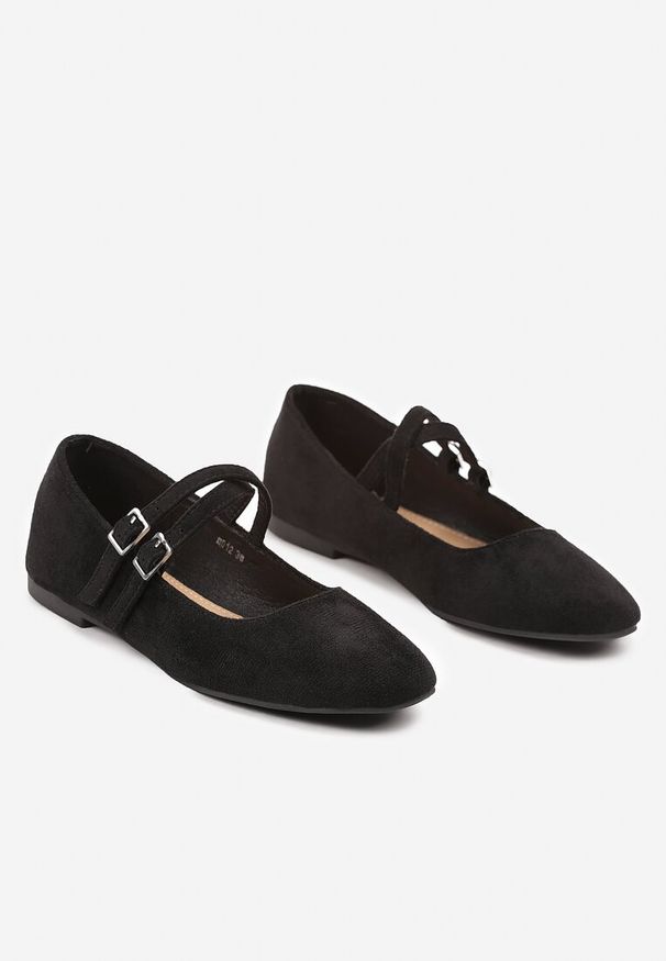 Renee - Czarne Balerinki o Kwadratowym Nosku z Paskami i Eleganckimi Klamerkami Nailan. Okazja: na randkę. Zapięcie: pasek. Kolor: czarny. Materiał: jedwab. Wzór: aplikacja. Obcas: na obcasie. Styl: elegancki. Wysokość obcasa: niski
