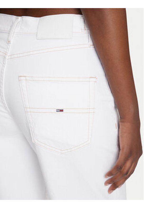 Tommy Jeans Jeansy Layla DW0DW20018 Biały Straight Fit. Kolor: biały