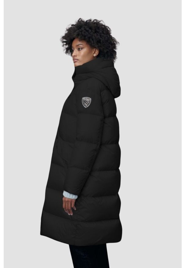 Blauer USA - BLAUER Czarny damski płaszcz Lena Raincoat Long Jackets. Kolor: czarny. Materiał: poliamid, puch. Długość rękawa: długi rękaw. Długość: długie. Styl: elegancki