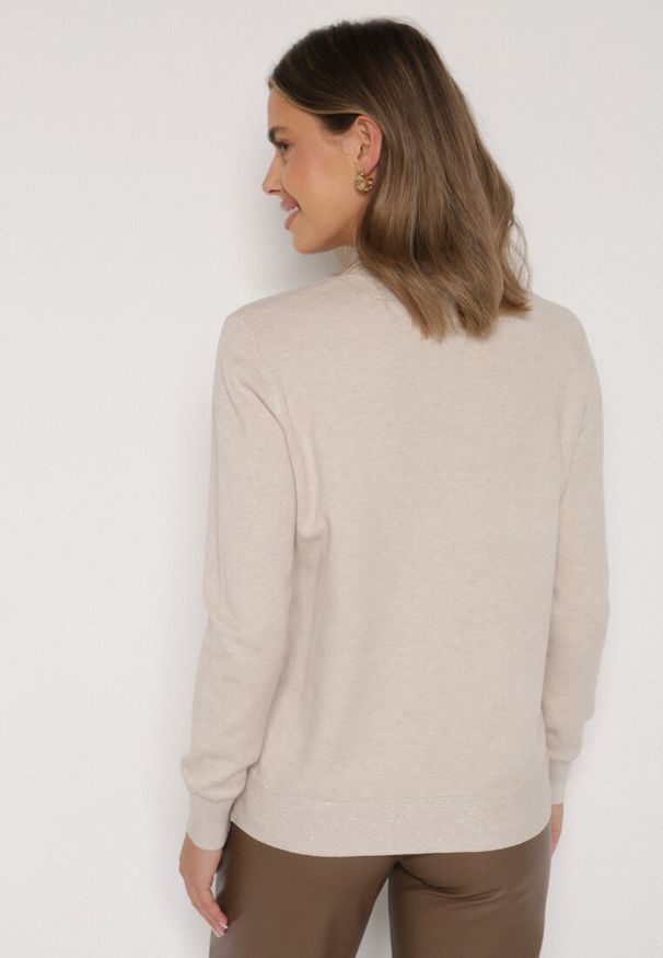 Born2be - Beżowy Sweter z Guzikami z Boku Tusiana. Okazja: na co dzień. Kolor: beżowy. Materiał: jeans. Styl: casual, klasyczny
