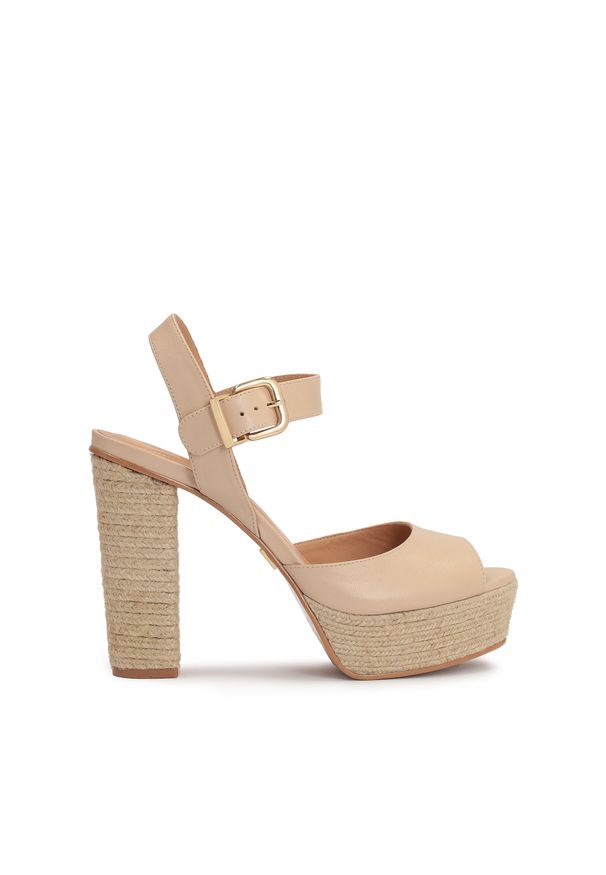 Kazar - Skórzane sandały na platformie. Kolor: beżowy. Materiał: skóra. Wzór: aplikacja. Sezon: lato. Obcas: na platformie. Styl: klasyczny. Wysokość obcasa: średni