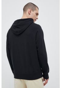 New Balance bluza męska kolor czarny z kapturem z nadrukiem. Typ kołnierza: kaptur. Kolor: czarny. Materiał: bawełna, dzianina. Długość rękawa: raglanowy rękaw. Wzór: nadruk #5