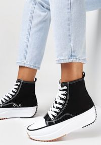 Born2be - Czarne Trampki Dianothea. Nosek buta: okrągły. Zapięcie: sznurówki. Kolor: czarny. Materiał: guma, jeans, materiał. Szerokość cholewki: normalna. Obcas: na platformie #1