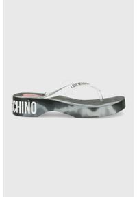 Love Moschino japonki damskie kolor szary na platformie. Kolor: szary. Materiał: materiał. Obcas: na platformie #1