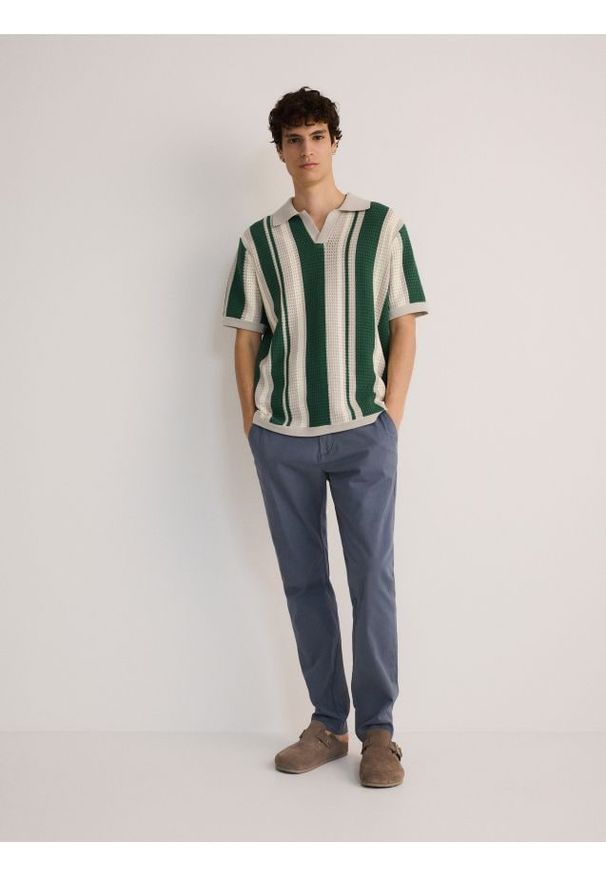 Reserved - Spodnie chino slim fit - zielony. Kolor: zielony. Materiał: bawełna