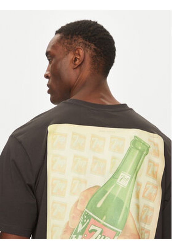 Only & Sons T-Shirt 7Up 22033847 Czarny Relaxed Fit. Kolor: czarny. Materiał: bawełna