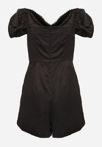 Born2be - Czarny Krótki Kombinezon ze Zdobieniem z Cyrkonii w Kształcie Serca Nanthelle. Kolor: czarny. Długość: krótkie. Wzór: aplikacja #6