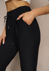 Renee - Granatowe Dopasowane Spodnie High Waist z Gumką i Wiązaniem w Talii Zelpia. Okazja: na co dzień. Stan: podwyższony. Kolor: niebieski. Styl: casual, elegancki #3