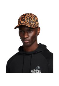 Czapka Nike Club 5. Kolor: wielokolorowy. Materiał: poliester, materiał. Styl: sportowy #1