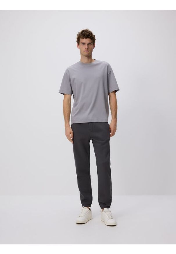 Reserved - T-shirt boxy z merceryzowanej bawełny - jasnoszary. Kolor: szary. Materiał: bawełna