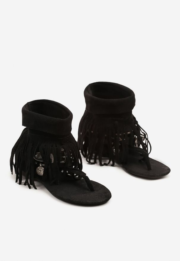 Renee - Czarne Sandały Typu Japonki Boho z Wysoką Cholewką z Frędzlami Effimay. Okazja: na co dzień. Kolor: czarny. Materiał: jeans. Sezon: lato. Styl: boho