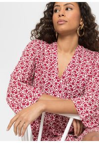 bonprix - Sukienka mini z falbanami, z lejącej wiskozy. Typ kołnierza: dekolt w serek. Kolor: biały. Materiał: wiskoza. Długość: mini #2