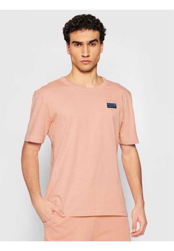 Adidas - adidas T-Shirt R.Y.V. Abstract Trefoil GN3282 Różowy Regular Fit. Kolor: różowy. Materiał: bawełna