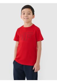 4f - 4F T-shirt z nadrukiem chłopięcy - czerwony 122 (6-7 lat). Okazja: na co dzień. Kolor: czerwony. Materiał: jersey, bawełna, dzianina. Długość rękawa: krótki rękaw. Długość: krótkie. Wzór: nadruk. Sezon: lato. Styl: sportowy, klasyczny, casual #1