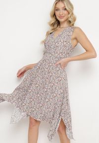 Born2be - Żółto-Różowa Sukienka z Elastycznej Bawełny z Asymetrycznym Dołem i Gumką w Pasie Penelorea. Okazja: na spacer, na co dzień. Typ kołnierza: dekolt w kształcie V. Kolor: żółty. Materiał: bawełna. Typ sukienki: asymetryczne. Styl: elegancki, casual #1