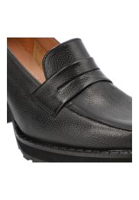 Czarne Półbuty Armodo Stylowe Obuwie Damskie. Okazja: na co dzień. Zapięcie: pasek. Kolor: czarny. Materiał: skóra, materiał. Obcas: na obcasie. Styl: elegancki. Wysokość obcasa: średni #7