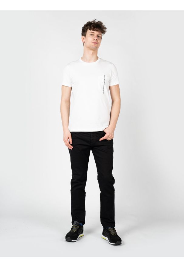Diesel T-Shirt "T-Rubin" | 00SASJ-0AAXJ- | Mężczyzna | Biały. Okazja: na co dzień. Kolor: biały. Materiał: bawełna. Styl: casual