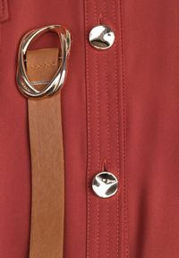 Renee - Bordowa Koszulowa Sukienka Ozdobiona Paskiem i Rękawem z Regulacją Esaviona. Okazja: na co dzień. Kolor: czerwony. Materiał: jeans. Wzór: aplikacja. Typ sukienki: koszulowe. Styl: elegancki, casual #8