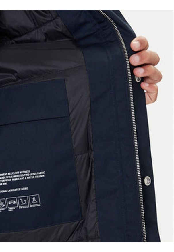 Marc O'Polo Parka 528 0022 71028 Granatowy Regular Fit. Typ kołnierza: polo. Kolor: niebieski. Materiał: syntetyk