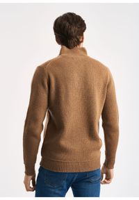 Ochnik - Sweter męski. Kolor: beżowy. Materiał: materiał. Długość: długie