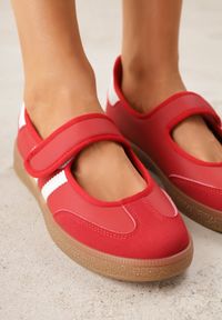 Renee - Czerwone Tenisówki Sneakeriny z Paskiem na Rzep Pirel. Okazja: na co dzień. Zapięcie: rzepy. Kolor: czerwony. Materiał: jeans, koronka. Wzór: gładki #7
