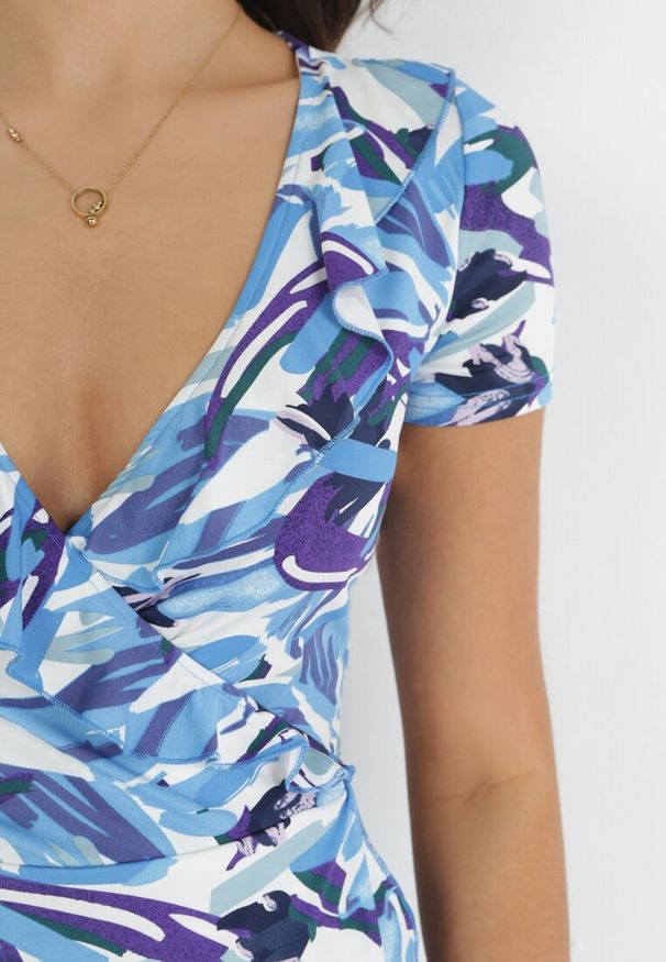 Born2be - Niebieska Sukienka Kopertowa z Falbanką Malva. Kolor: niebieski. Typ sukienki: kopertowe