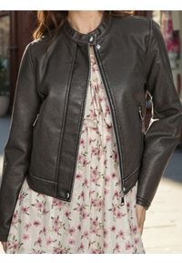 Sinsay - Kurtka biker z imitacji skóry - czarny. Kolor: czarny. Materiał: skóra #1