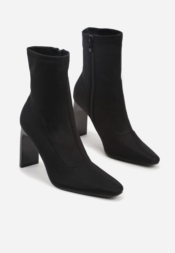 Born2be - Czarne Skarpetkowe Botki na Słupku z Noskiem w Szpic Atine. Okazja: na spotkanie biznesowe, do pracy, na co dzień. Zapięcie: zamek. Kolor: czarny. Materiał: jeans. Szerokość cholewki: normalna. Obcas: na słupku. Styl: elegancki, casual, klasyczny, biznesowy