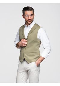 Ombre Clothing - Dopasowana kamizelka męska ze strukturalnej dzianiny z klapami – oliwkowa V1 - Rozmiar: M. Kolor: oliwkowy. Materiał: dzianina. Styl: elegancki, klasyczny #1