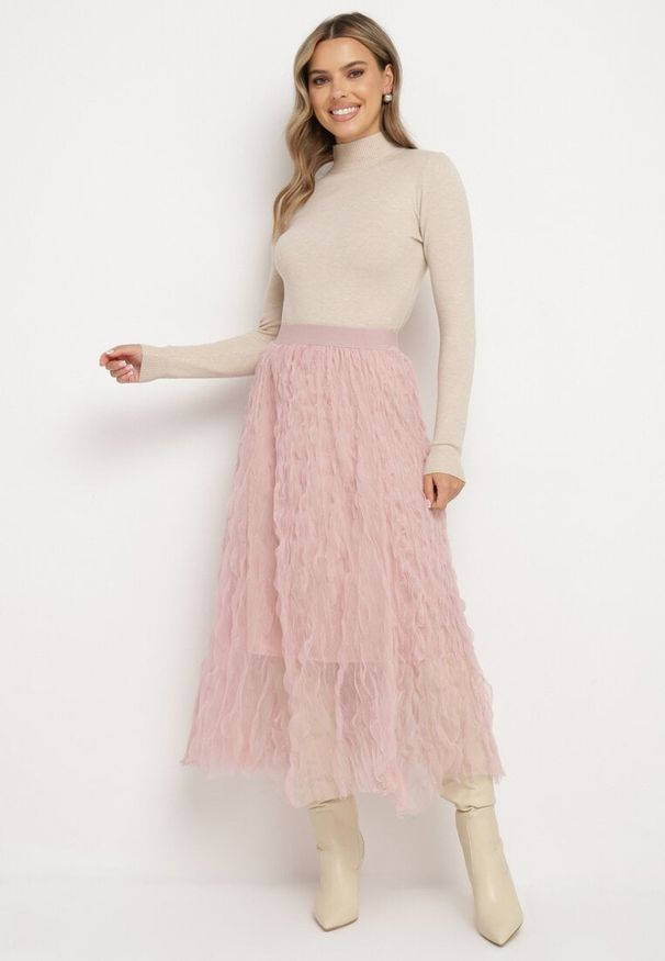 Born2be - Różowa Rozkloszowana Spódnica z Półtransparentnego Materiału z Ozdobnym Tłoczeniem Zerivra. Okazja: na co dzień. Kolor: różowy. Materiał: materiał. Styl: casual, klasyczny, elegancki