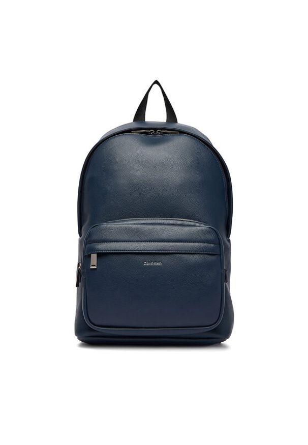 Calvin Klein Plecak podróżny Raised Round Backpack LV04D3155G Granatowy. Kolor: niebieski. Materiał: skóra