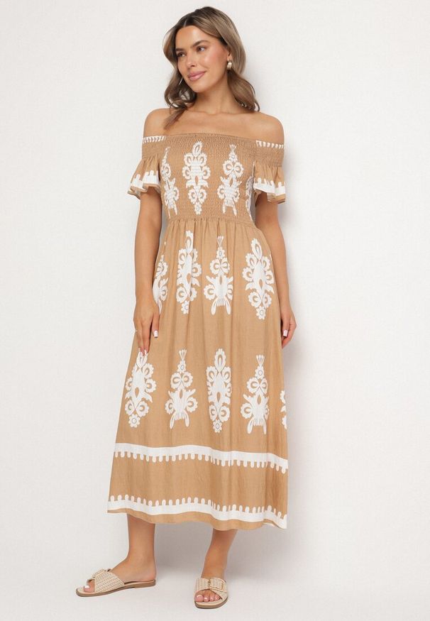 Born2be - Beżowa Wiskozowa Sukienka w Ornamentalne Wzory o Rozkloszowanym Kroju Divessa. Kolor: beżowy. Materiał: wiskoza. Długość rękawa: krótki rękaw. Typ sukienki: proste