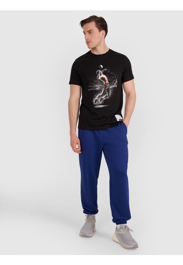 4f - 4F T-shirt regular z nadrukiem siatkarskim męski - czarny L. Okazja: na co dzień, do domu. Kolor: czarny. Materiał: bawełna, jersey, materiał. Wzór: nadruk. Styl: sportowy, klasyczny, casual