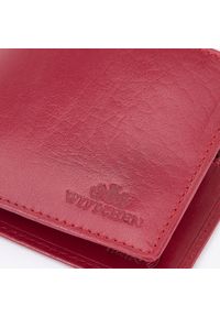 Wittchen - Damski portfel skórzany z metalowym logo mały. Kolor: czerwony. Materiał: skóra. Wzór: napisy #6
