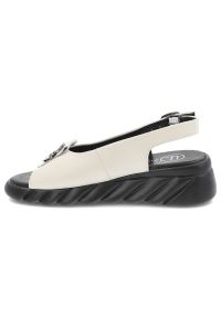 Beżowe Sandały Filippo Wygodne Obuwie Damskie Z Broszką. Okazja: na spacer, na co dzień. Zapięcie: pasek. Kolor: beżowy. Materiał: skóra. Wzór: aplikacja. Sezon: lato. Styl: casual, elegancki #6