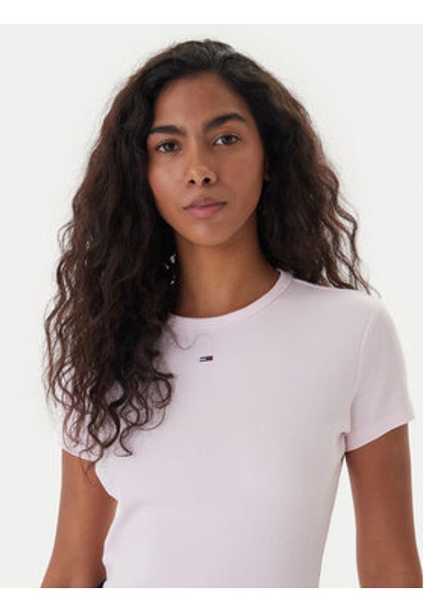 Tommy Jeans T-Shirt Essential DW0DW17383 Różowy Slim Fit. Kolor: różowy. Materiał: bawełna