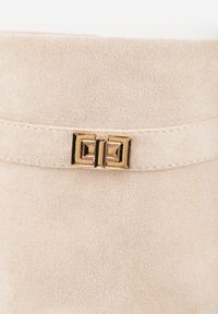 Renee - Beżowe Marszczone Kozaki na Słupkowym Obcasie z Wywiniętą Cholewką Runella. Okazja: na co dzień, na imprezę. Kolor: beżowy. Materiał: skóra, jeans. Szerokość cholewki: normalna. Obcas: na obcasie. Styl: casual, elegancki. Wysokość obcasa: średni #8