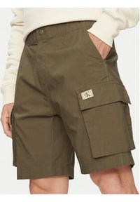 Calvin Klein Jeans Szorty materiałowe J30J327376 Beżowy Regular Fit. Kolor: beżowy. Materiał: bawełna #4
