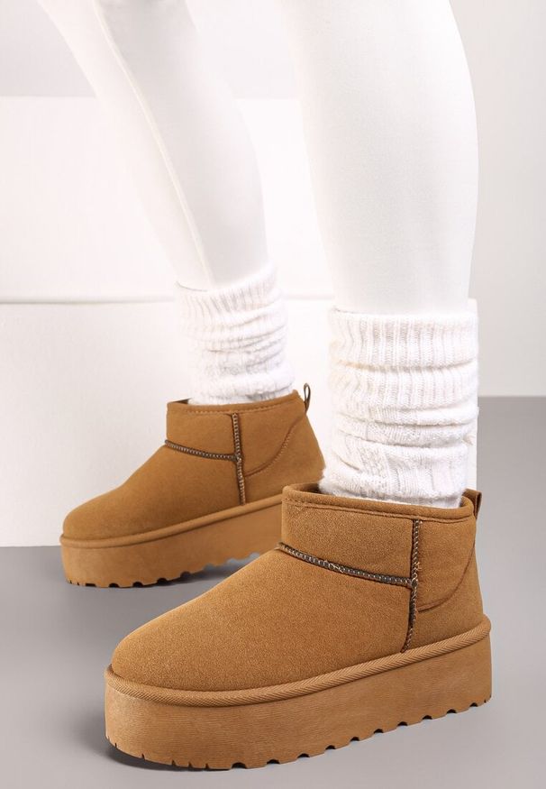 Born2be - Jasnobrązowe Śniegowce na Grubej Podeszwie z Futerkiem Sailice. Okazja: na co dzień. Kolor: brązowy. Materiał: futro. Sezon: zima. Styl: casual