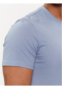 Guess T-Shirt M2YI37 I3Z14 Niebieski Slim Fit. Kolor: niebieski. Materiał: bawełna