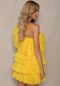 Renee - Żółta Rozkloszowana Sukienka Mini z Falbankami i Asymetrycznymi Ramionami Liurtta. Okazja: na randkę, na imprezę. Typ kołnierza: kołnierz z falbankami. Kolor: żółty. Sezon: lato. Typ sukienki: asymetryczne. Długość: mini #4