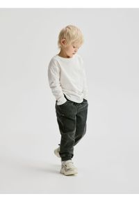 Reserved - Jeansy jogger - czarny. Kolor: czarny. Materiał: jeans