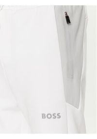 BOSS - Boss Spodnie dresowe Hadiko 50510346 Biały Regular Fit. Kolor: biały. Materiał: bawełna