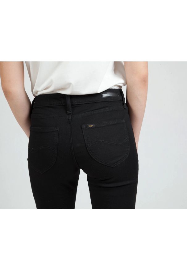 Lee - LEE SCARLETT DAMSKIE SPODNIE JEANSOWE JEANS DŻINSY BLACK RINSE L526SH47 112111903
