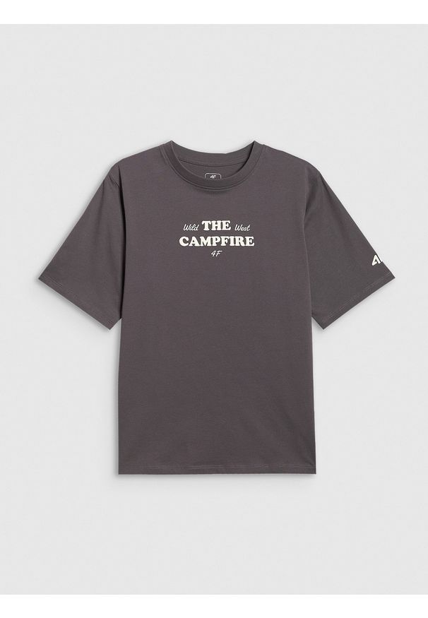 4f - 4F T-shirt loose z nadrukiem chłopięcy - szary 128 (7-8 lat). Okazja: na co dzień, na uczelnię. Kolor: szary. Materiał: dzianina, bawełna, materiał. Wzór: nadruk. Sezon: lato. Styl: klasyczny, casual